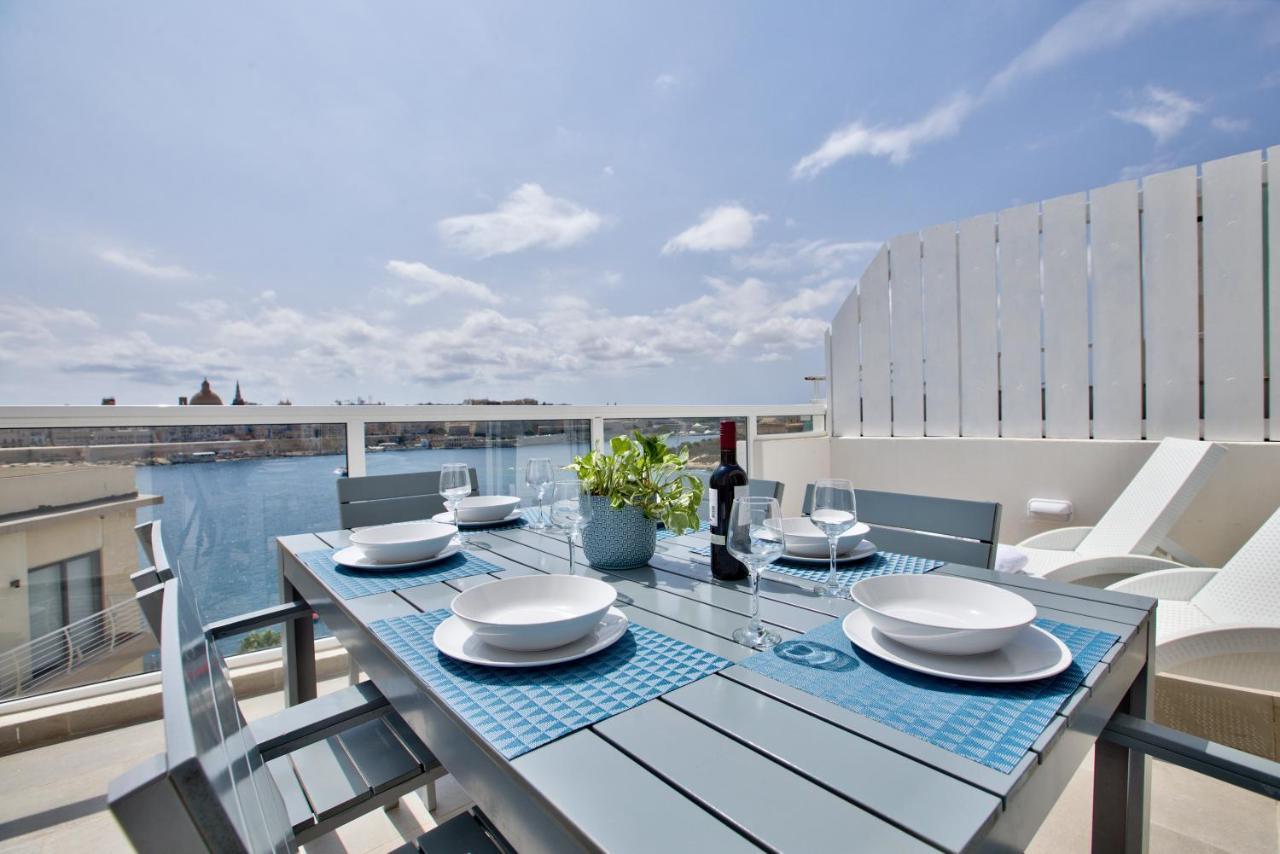 Sliema Duplex Penthouse With Sea Views & Private Terrace By Shortletsmalta Apartment Bagian luar foto